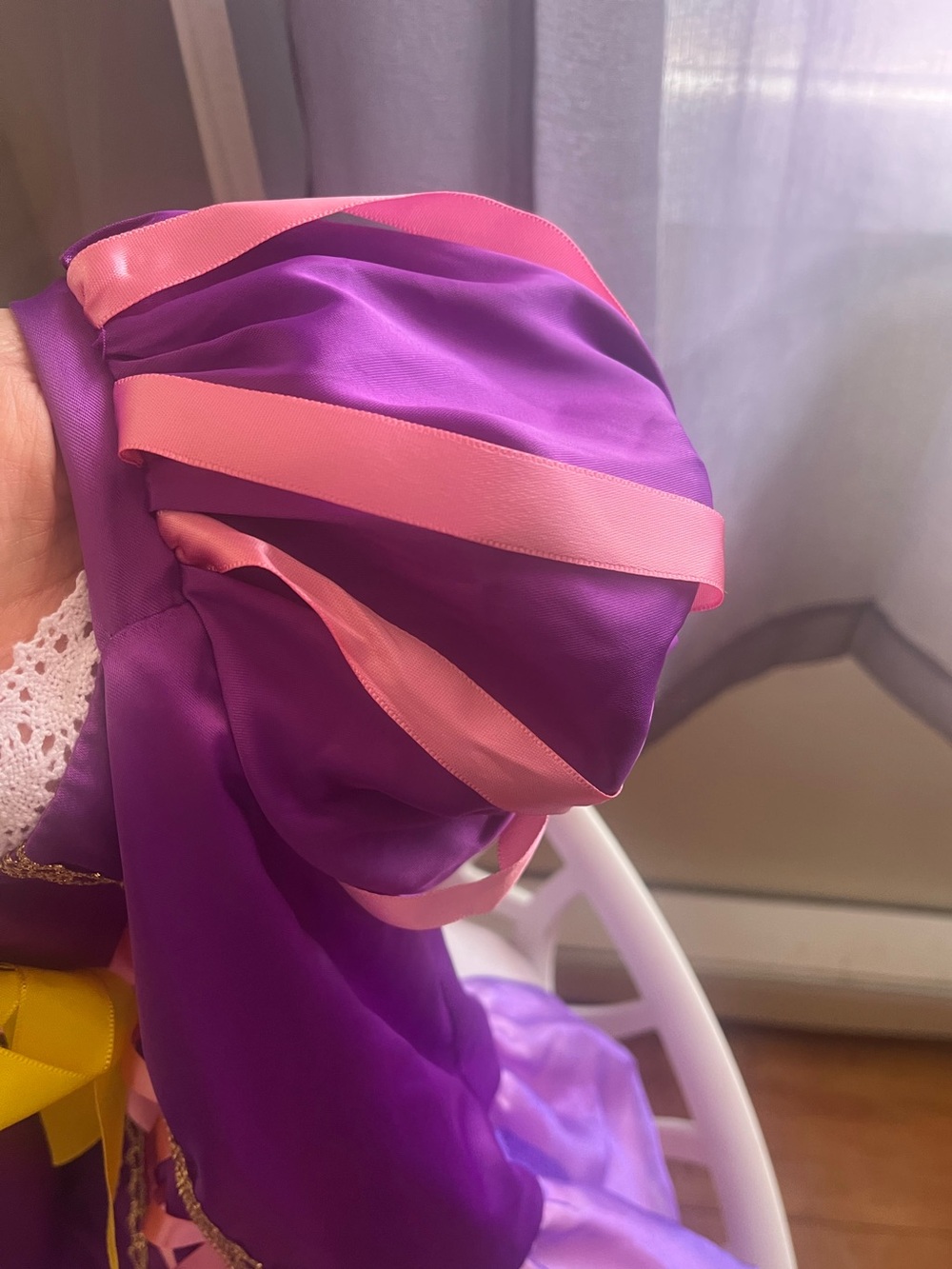 Princess  Rapunzel Kids Costume Dress size 110  (5T) - Picture 6 of 8